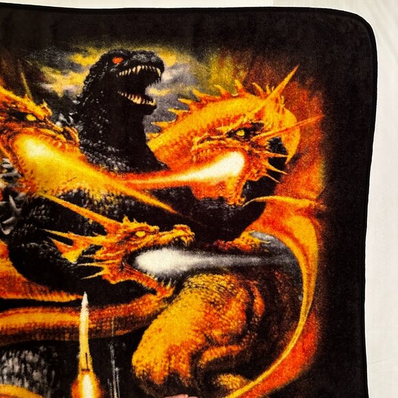 Godzilla vs King Ghidorah 46" x 60" Plush Throw Blanket - Picture 9 of 12